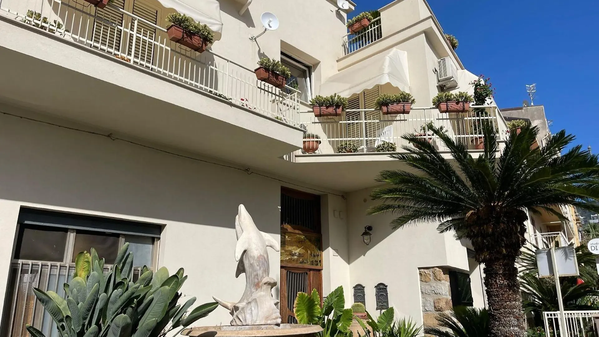Apartment Il Delfino Holiday House Cefalu Italy